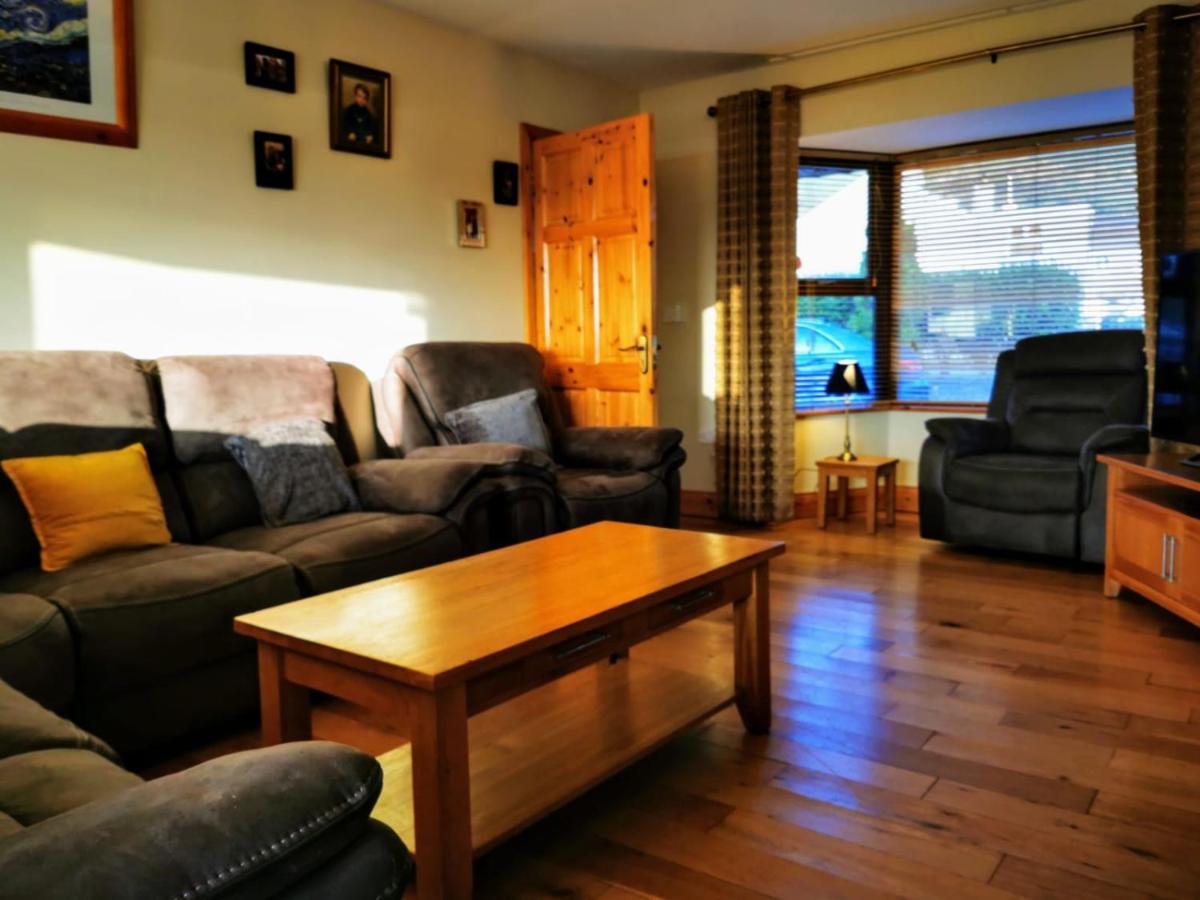 Picturesque Riverside Home Cahersiveen Exterior photo